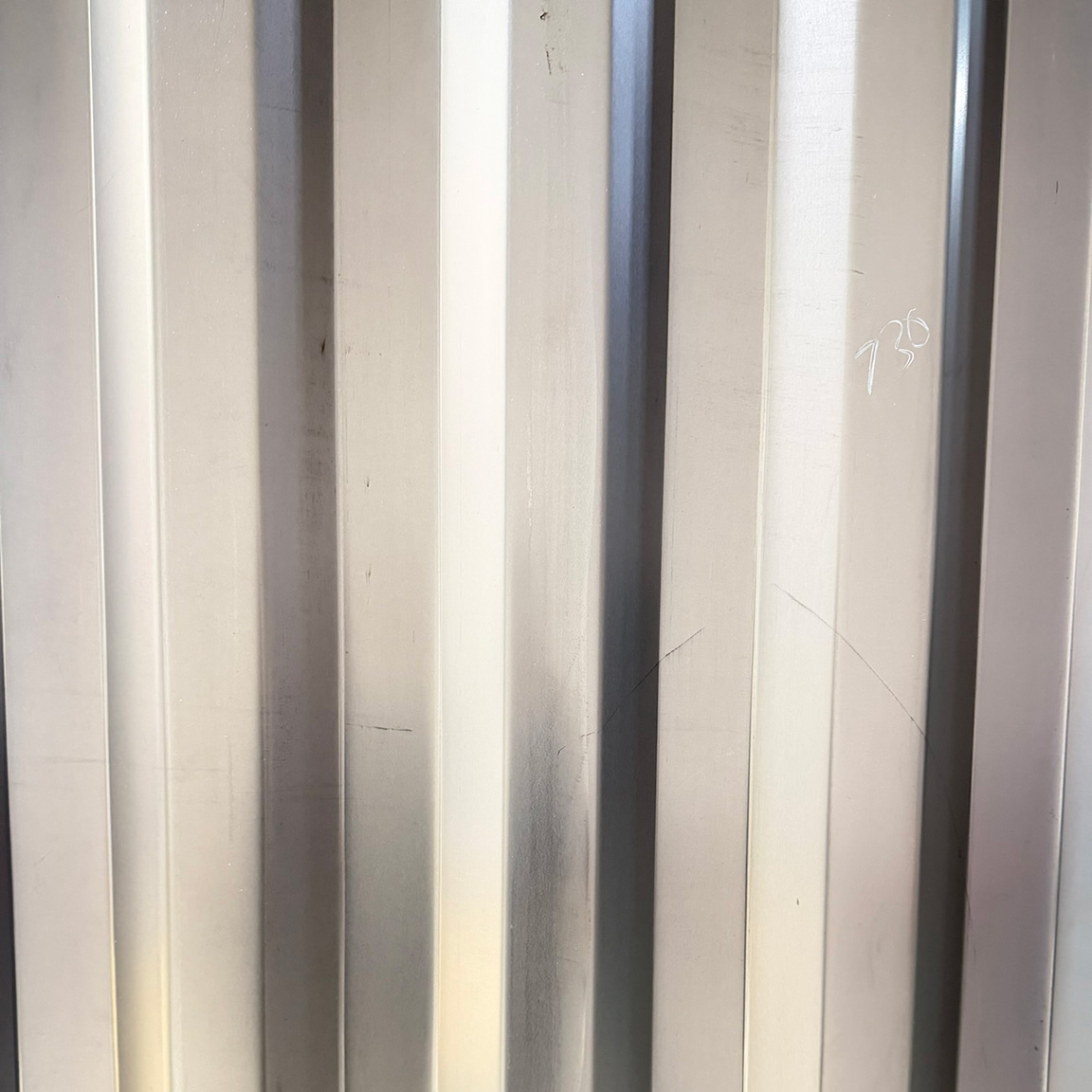 Unpainted steel container walls